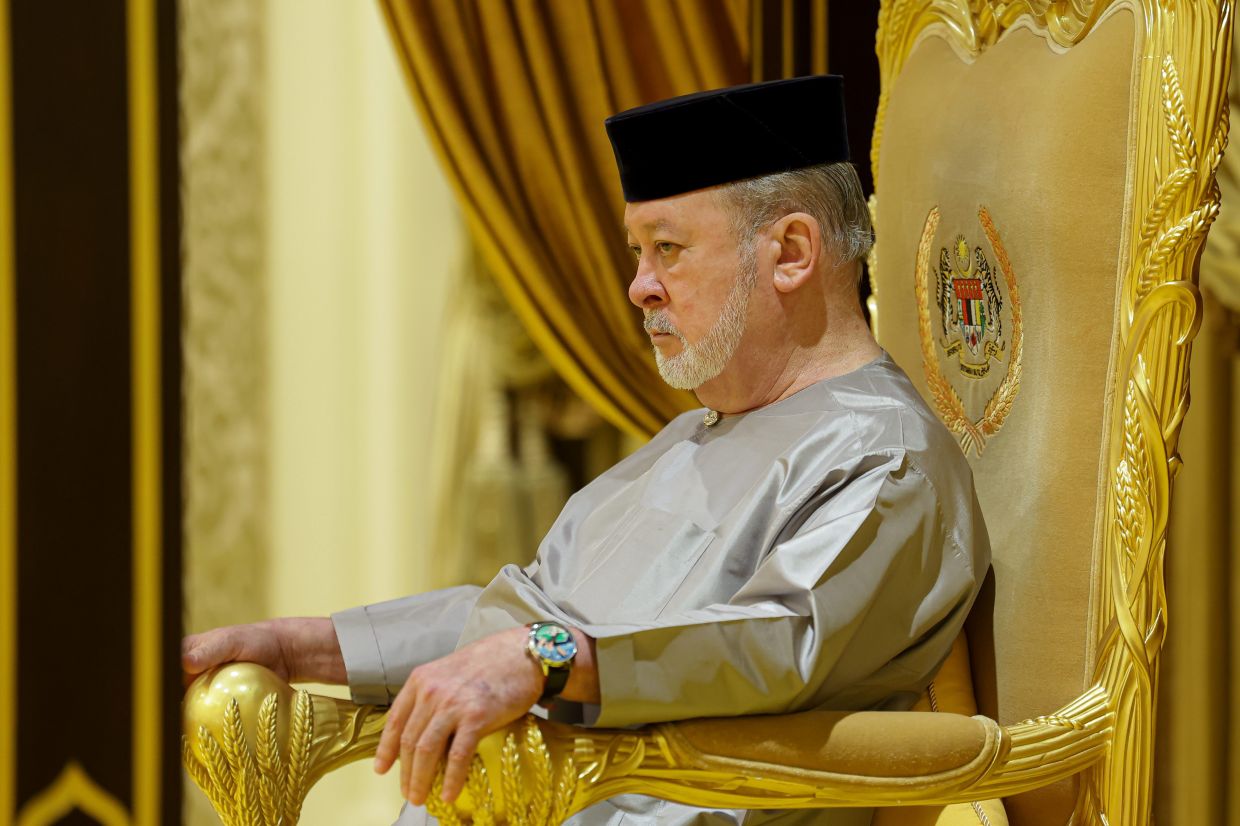 King to visit Saudi Arabia, Bahrain, beginning Nov 3