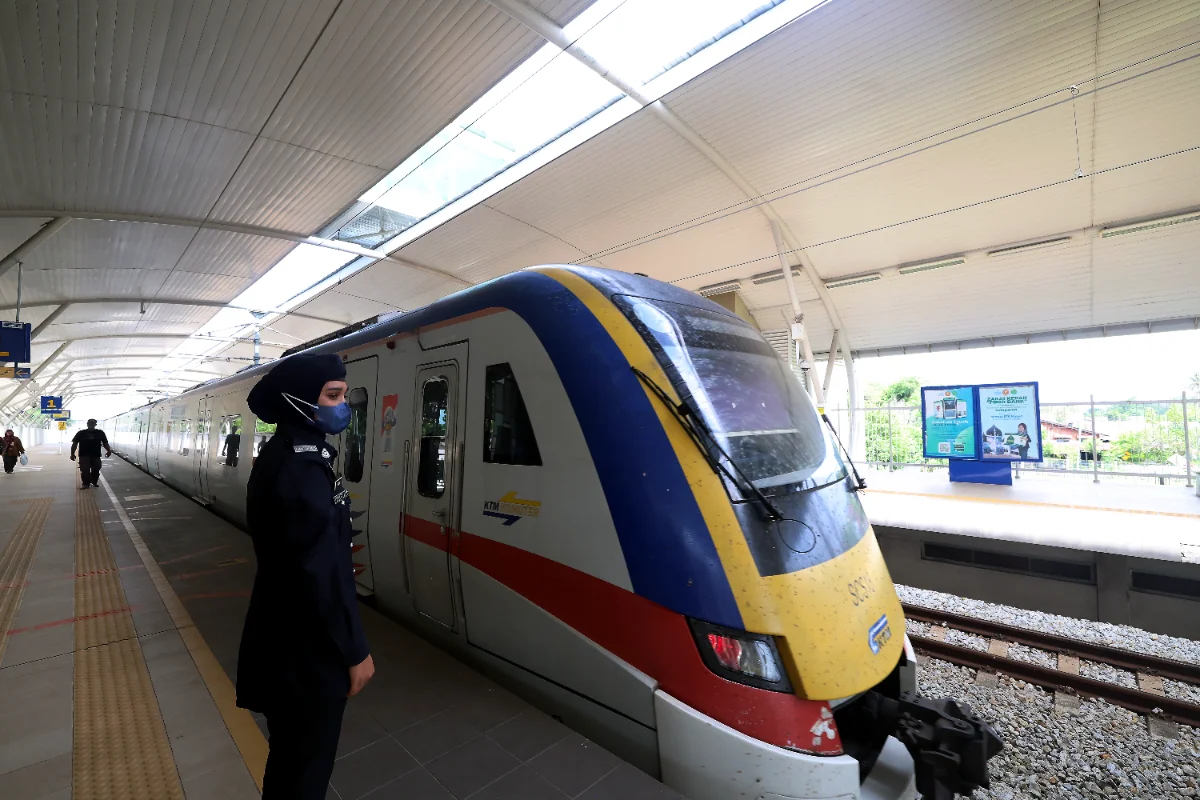 Komuter train overshoot cleared at Butterworth station