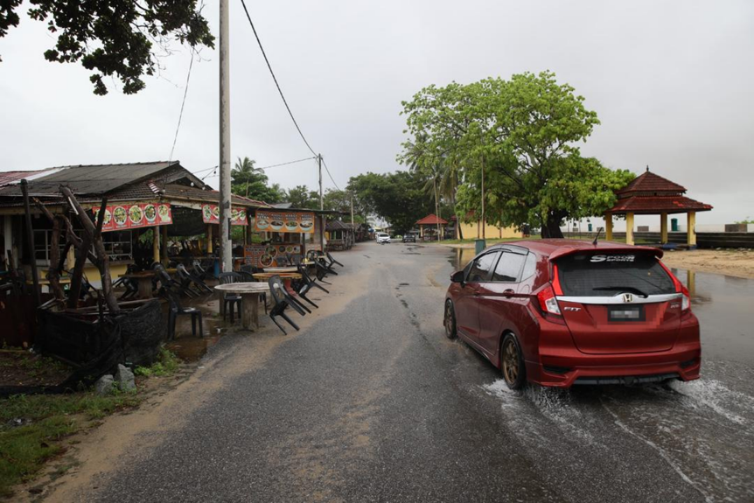 Kurang kemudahan asas punca Pantai Cahaya Bulan hilang sinar