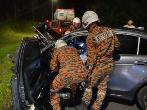 Lelaki maut kereta bertembung lori simen