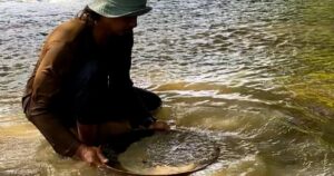 Local panners voice frustration as outsiders join Kelantan gold rush