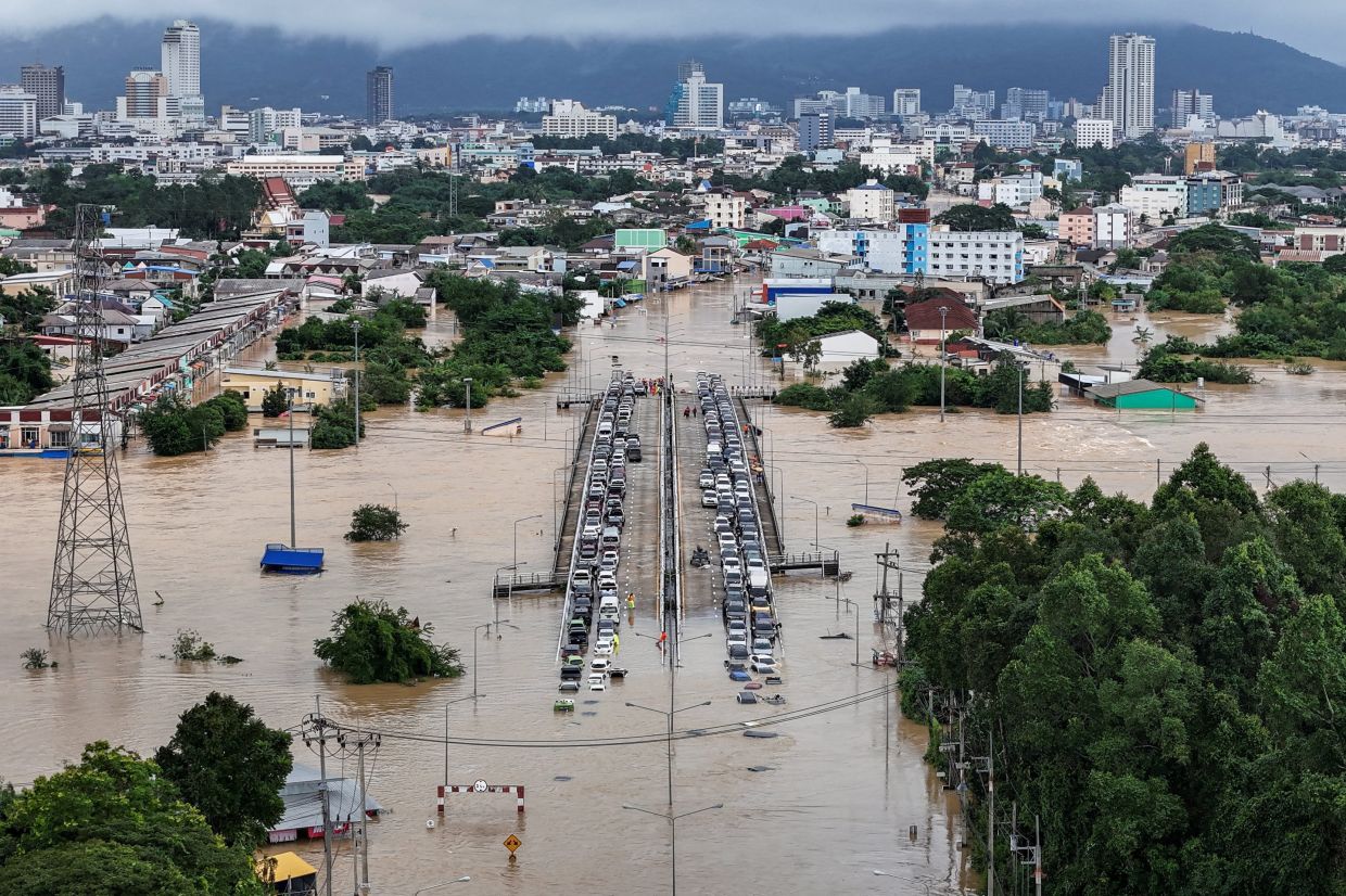Malaysia activates operations room as Hatyai flood crisis deepens