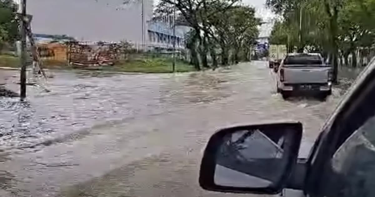 Morning downpour causes floods in Shah Alam