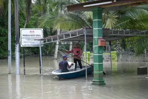 NGO disaran beli barangan banjir terus daripada pemborong