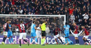 Napoli fall in Bologna as top of the table remains tight