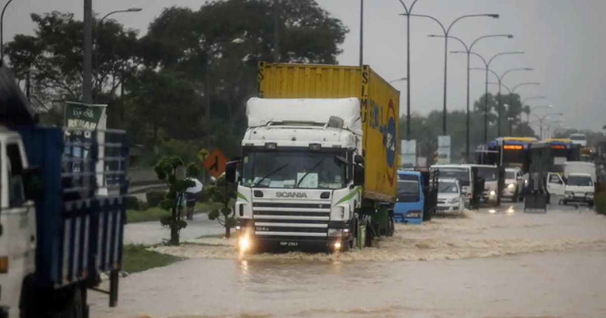 Number of flood evacuees rises to nearly 25,000