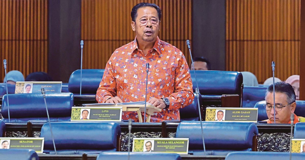 Number of foreign workers down by 13 per cent