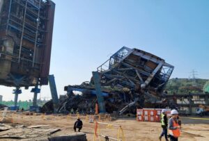 One dead in South Korea power plant collapse as safety fears hamper rescue
