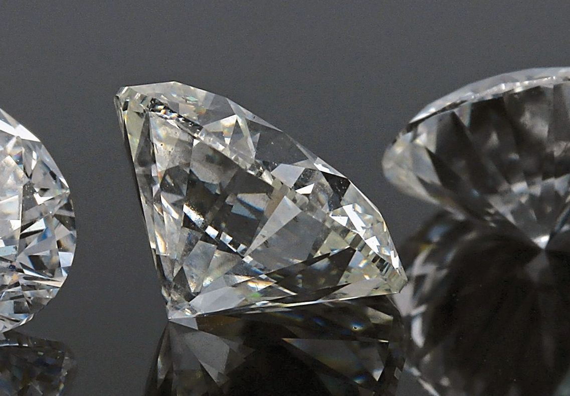 Over 30 disgruntled customers claim influencer sold them lab-grown diamonds