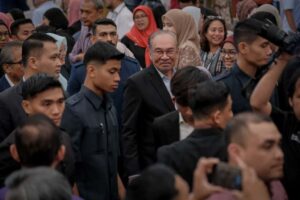 PM ingatkan jangan selesa, waspada iri hati dan permusuhan luar