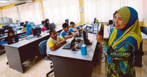 Parents welcome return of 'Alam dan Manusia', but warn teacher readiness is key