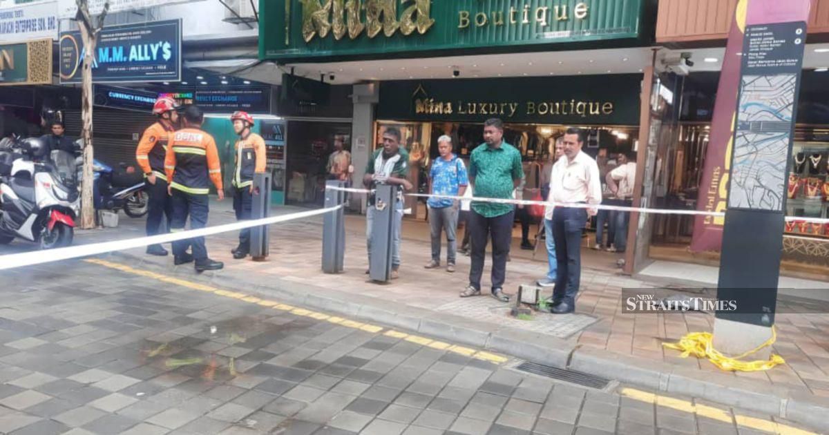 Part of Jalan Bunus sinks near Masjid India, roads closed for safety