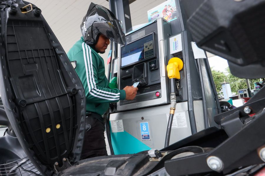 Pemandu e-hailing perjalanan lebih 5,000 km layak dapat tambahan 500 liter BUDI95