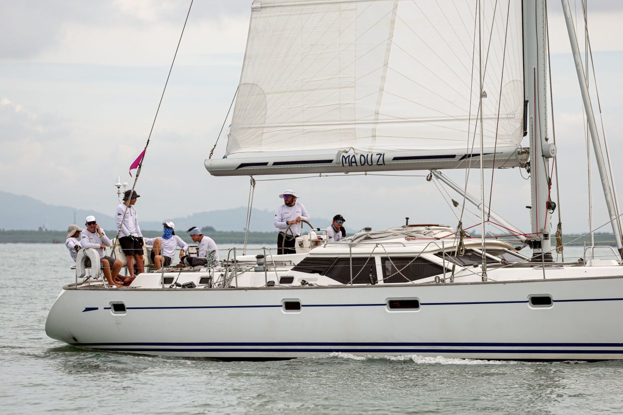 RMSIR 2025: Tengku Amir participates, completes inshore race around Penang island