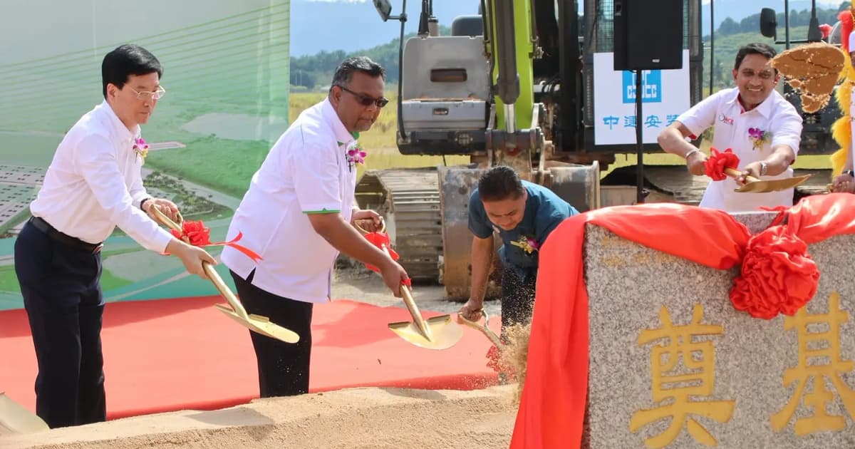 Rafizi accuses PAS of hypocrisy over Chinese inscription on foundation stone