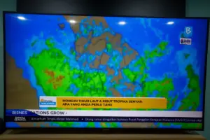 Ribut Tropika Senyar lemah tapi hujan lebat, angin kencang berterusan