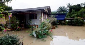 Rising evacuations as 19 flood relief centres open in Selangor