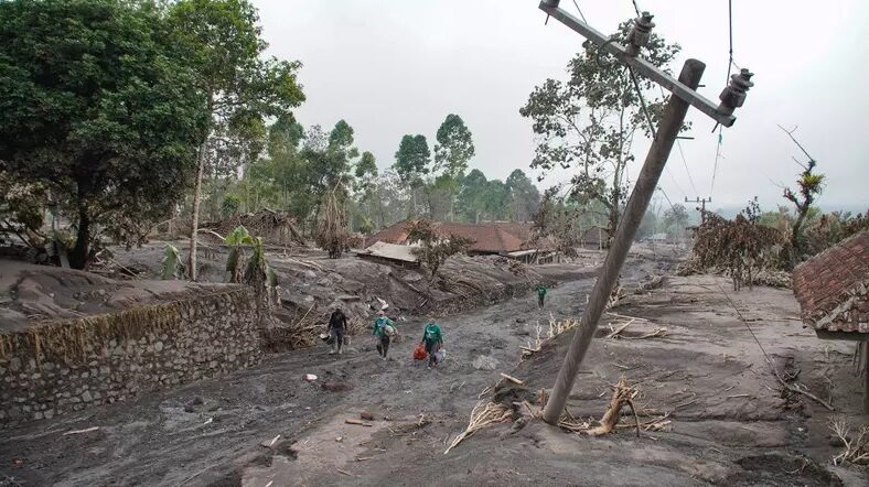 Rumah, tanah pertanian musnah akibat letusan Gunung Semeru