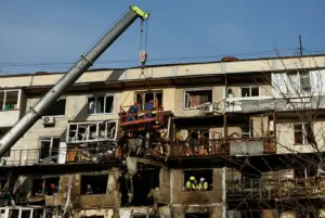 Russian attack on Kyiv kills four, injures dozens