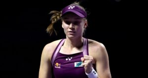 Rybakina downs Swiatek to enter semis, Anisimova beats Keys in WTA Finals
