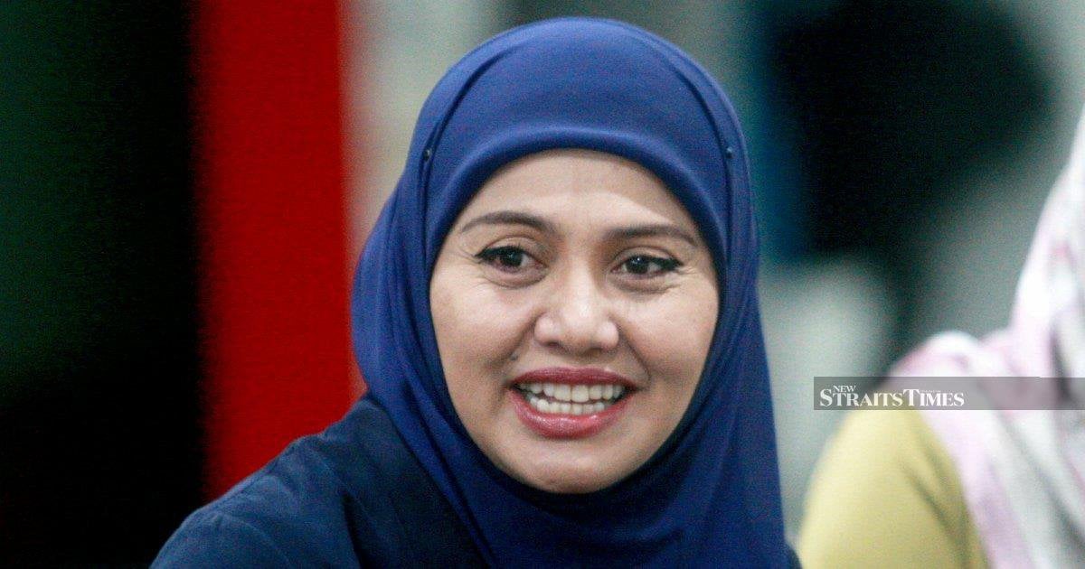 #SHOWBIZ: The secret struggles of 'lively' Raja Azura