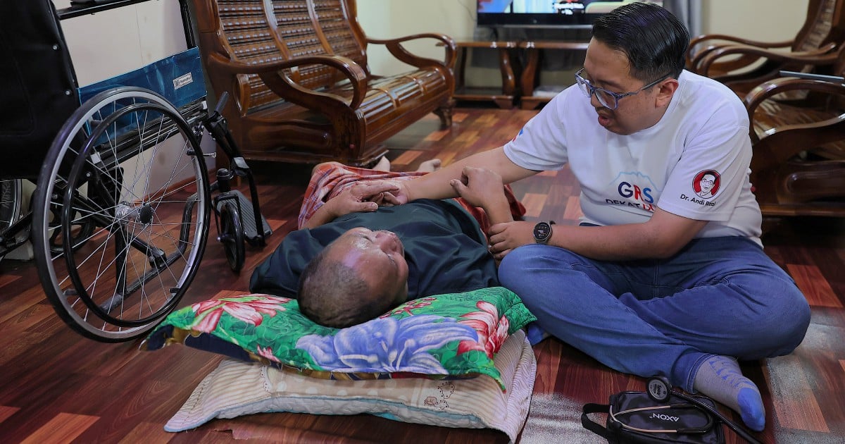 Sabah Polls: Doctors-turned-candidates bring empathy, 'pulse-checking' to campaign trail