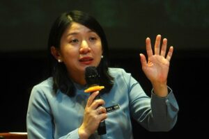 School complaint boxes 'failing', students left feeling exposed, town hall told