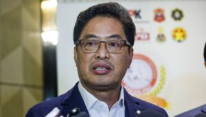 Shamsul Iskandar, Albert Tei, Sofia Rini ditahan