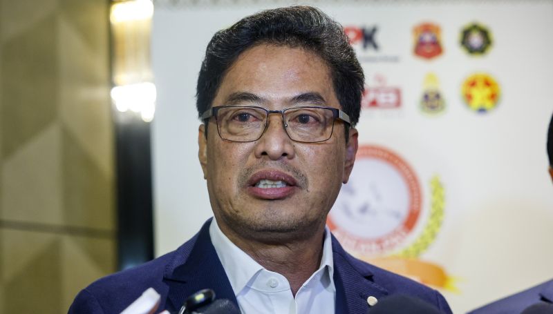 Shamsul Iskandar, Albert Tei, Sofia Rini ditahan