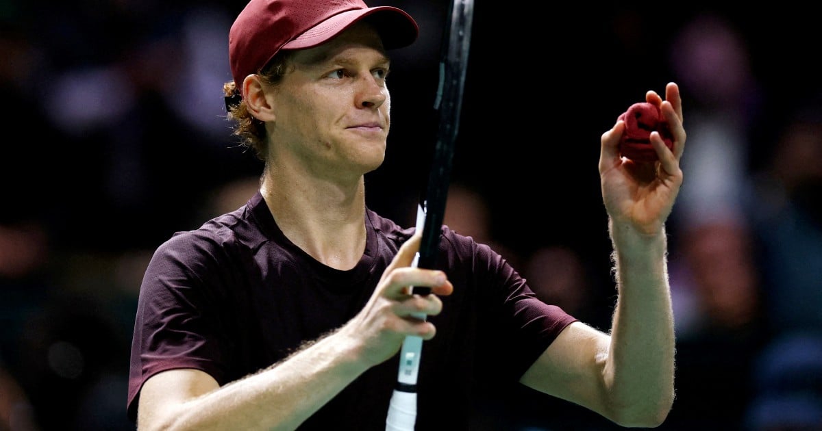 Sinner boosts number one bid in Paris, to face Zverev in semis