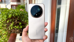 Snapdragon 8 Elite Gen 5, 200MP telephoto cam, priced from RM4,599