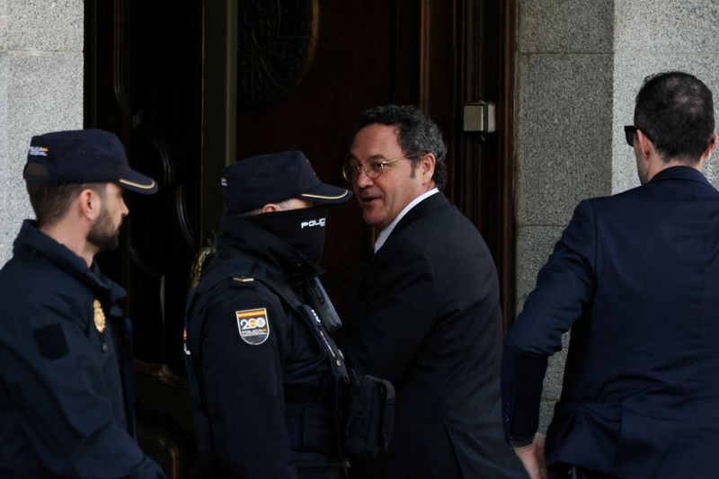 Spain's top prosecutor defends his innocence in leak trial