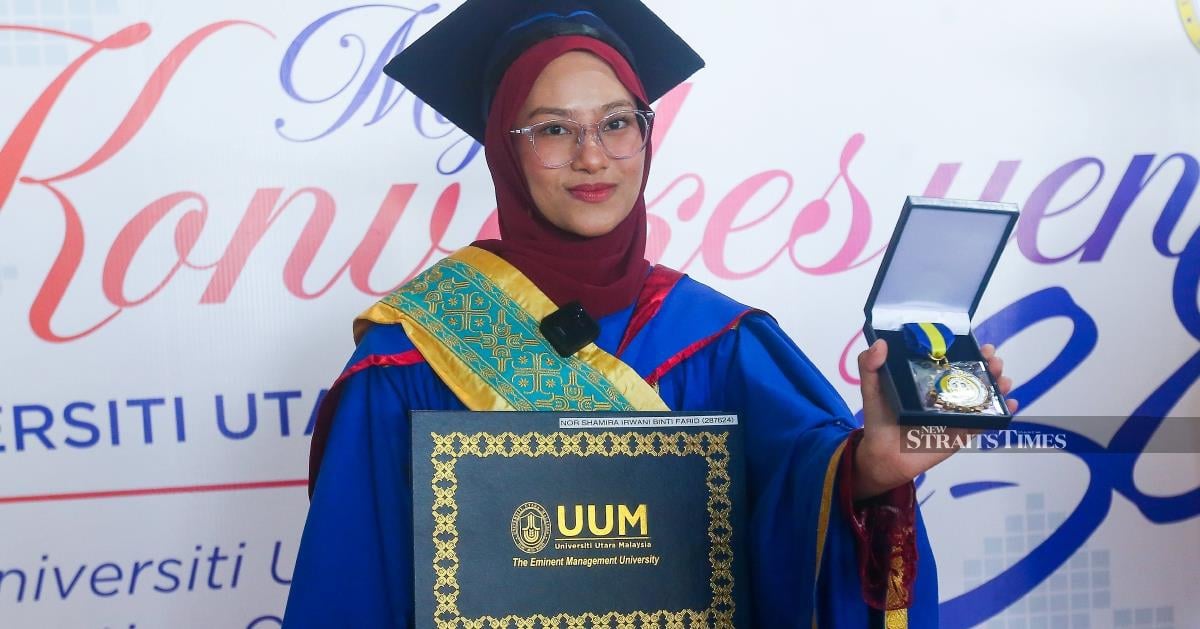 Student with stage 4 cancer graduates with 3.94 CGPA, earns UUM's top award
