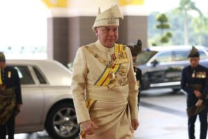 Sultan Nazrin sponsors meals for nearly 10,000 prospects in conjunction with 69th birthday
