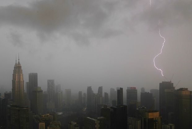 Thunderstorm, strong wind warning issued for Pahang, Selangor and Sabah until 4pm today