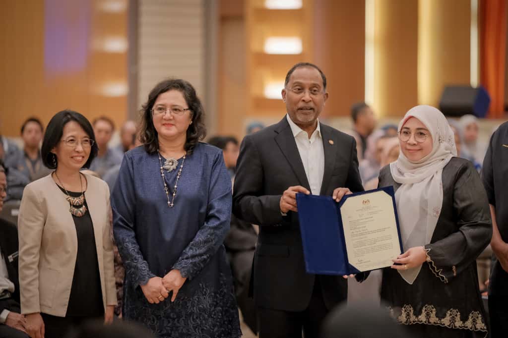 Tiga sarjana negara dilantik penyandang Kursi Akademik Luar Negara