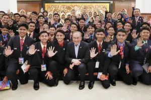 Trade hits over RM2.2 trillion, ringgit on strong run