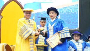 Wan Ariff terima Anugerah Tokoh Sepanjang Hayat