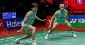 Wei Chong-Kai Wun poised to deny Sze Fei-Izzuddin Finals berth
