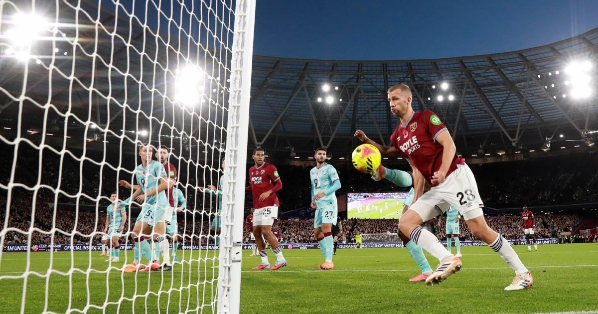 West Ham roar back to beat Burnley 3-2