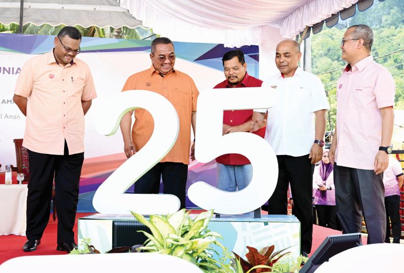 Yang bising itu orang luar, tak terlibat pun – Sanusi