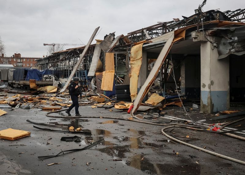 Young Ukrainian men needed at home, Germany's Merz tells Zelenskiy