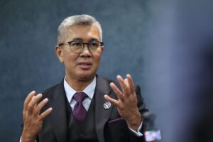 Zafrul pledges support for successor's transition