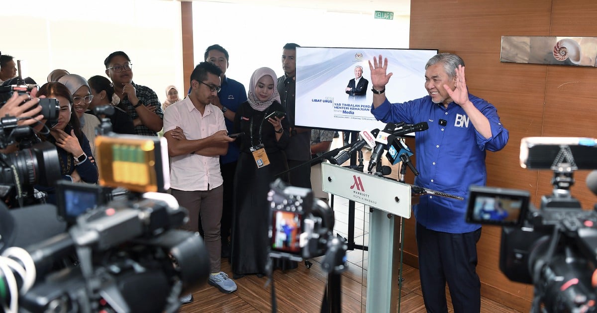 Zahid dismisses claims of BN-Warisan secret pact in Sabah polls