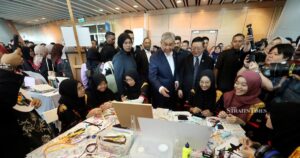 Zahid hopes Malaysia's future PM will come from TVET background