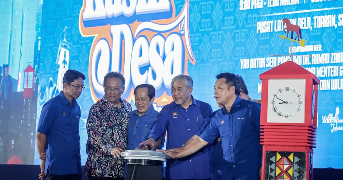 Zahid pledges 100 new homes in each Sabah seat