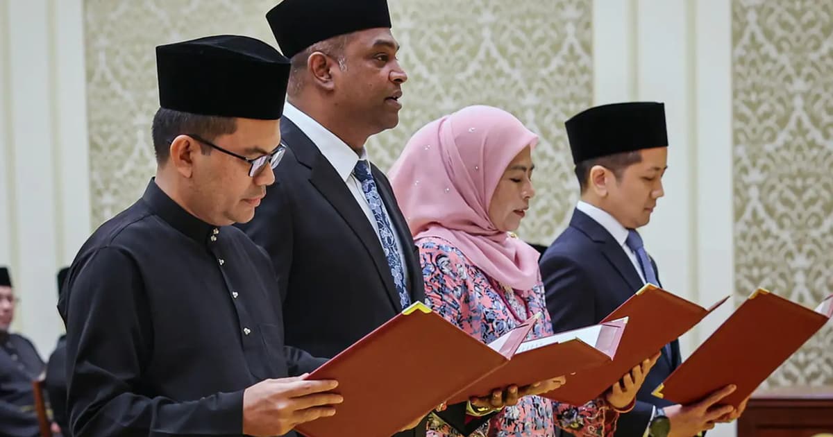 7 ministers, 8 deputy ministers sworn in