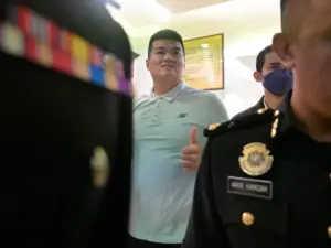 Ahli perniagaan didakwa suap bekas setiausaha politik PM RM176,829