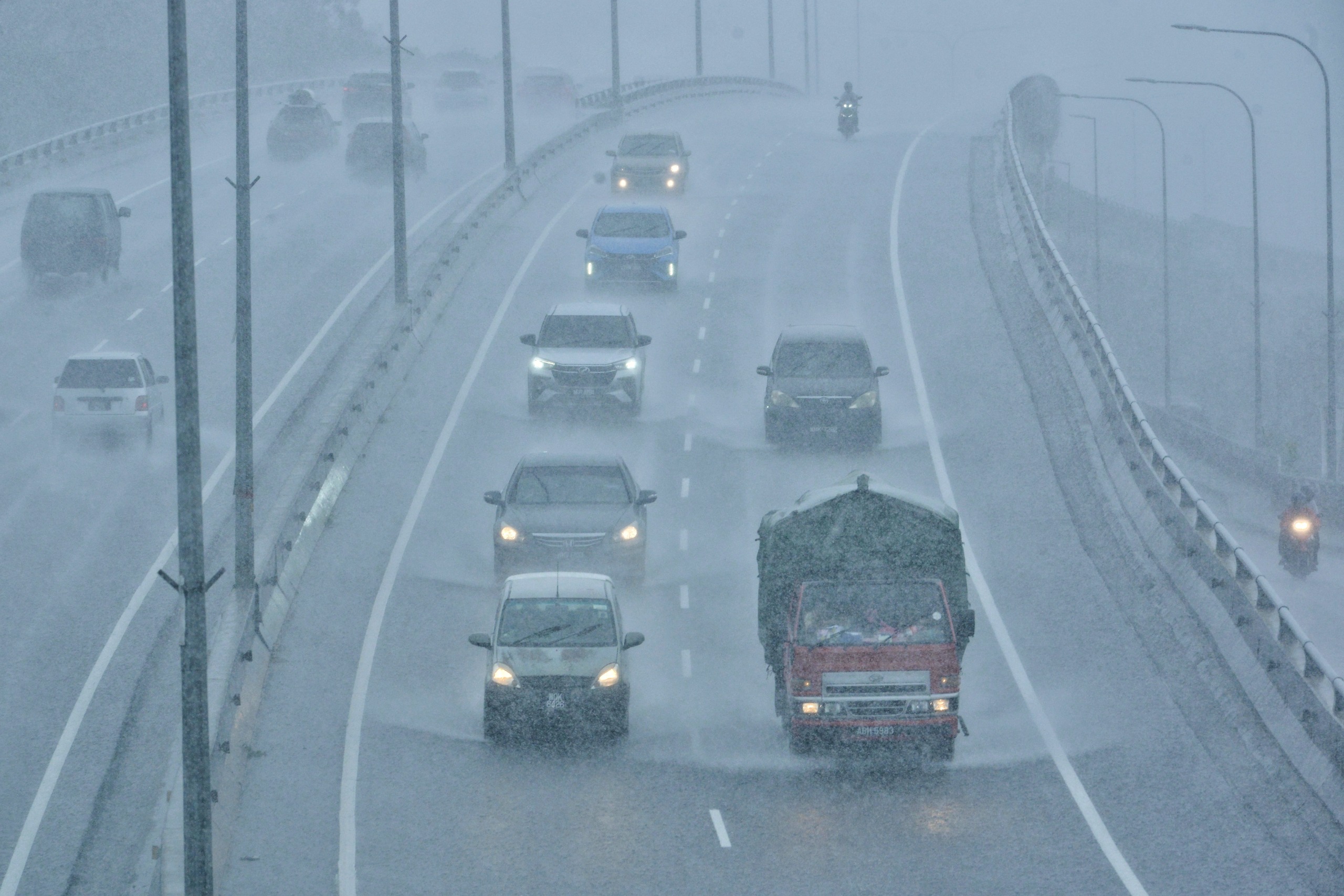 Amaran hujan berterusan di beberapa negeri hingga Isnin