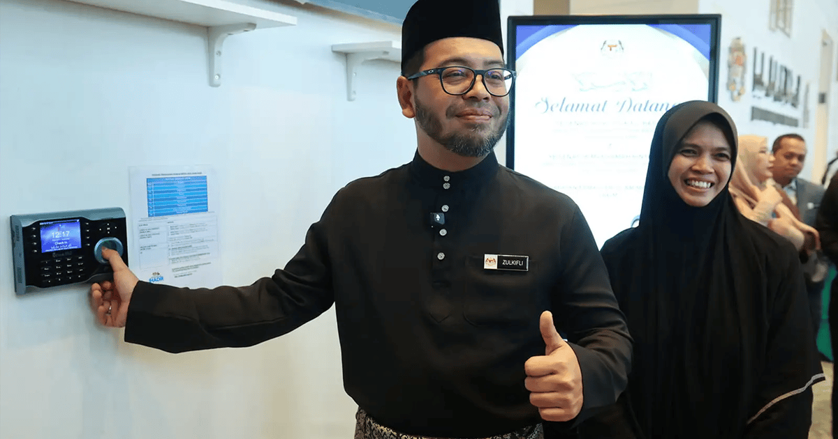 Anwar keeping religious affairs portfolio apolitical, say analysts